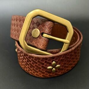 LUCKY BRAND Basket Weave Pattern Brown Leather Studded Brass Buckle Belt Size 32
